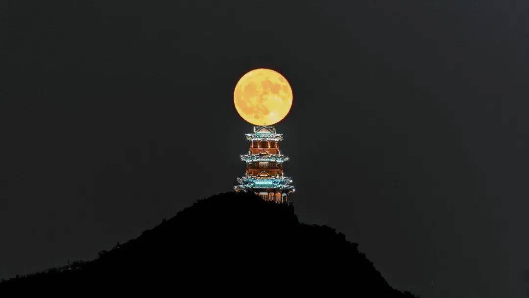 当流星光临地球的那一刻<strong></p>
<p>eos行情</strong>，用EOS记录下绝美星空