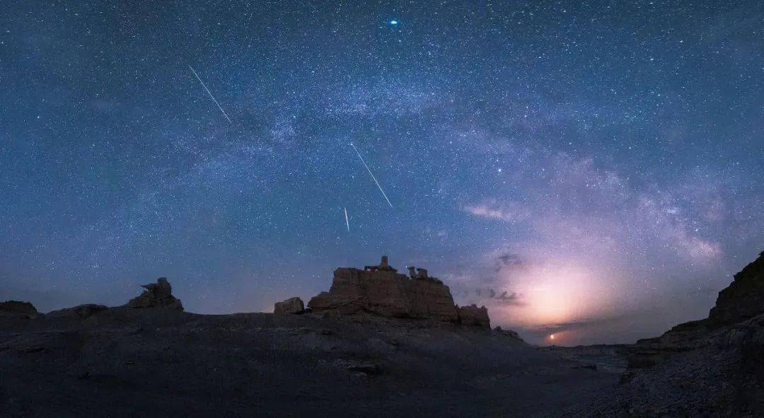 当流星光临地球的那一刻<strong></p>
<p>eos行情</strong>，用EOS记录下绝美星空