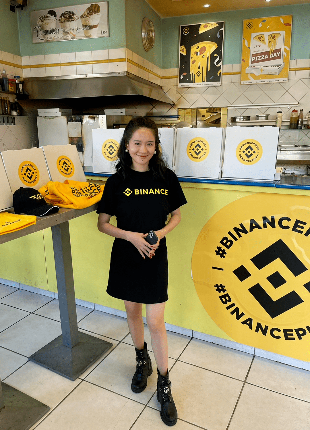 洗钱、逃税、四处流窜<strong></p>
<p>币安网交易</strong>，最神秘“华人首富”要栽了？