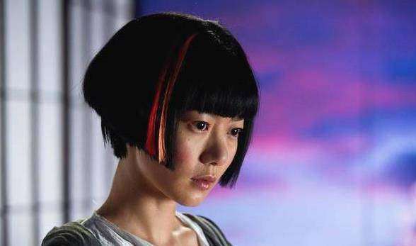 她是一代影后<strong></p>
<p>币圈新秀</strong>，曾被王家卫看中，虽出身名门却靠伦理片走红