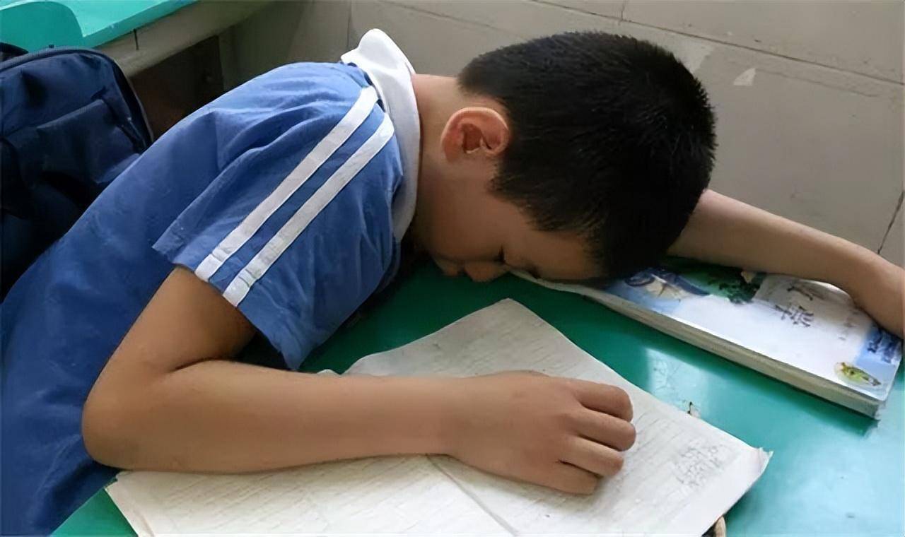 孩子们有福了<strong></p>
<p>股票熔断</strong>，到了晚上9点，家庭作业直接“熔断”，可以不做