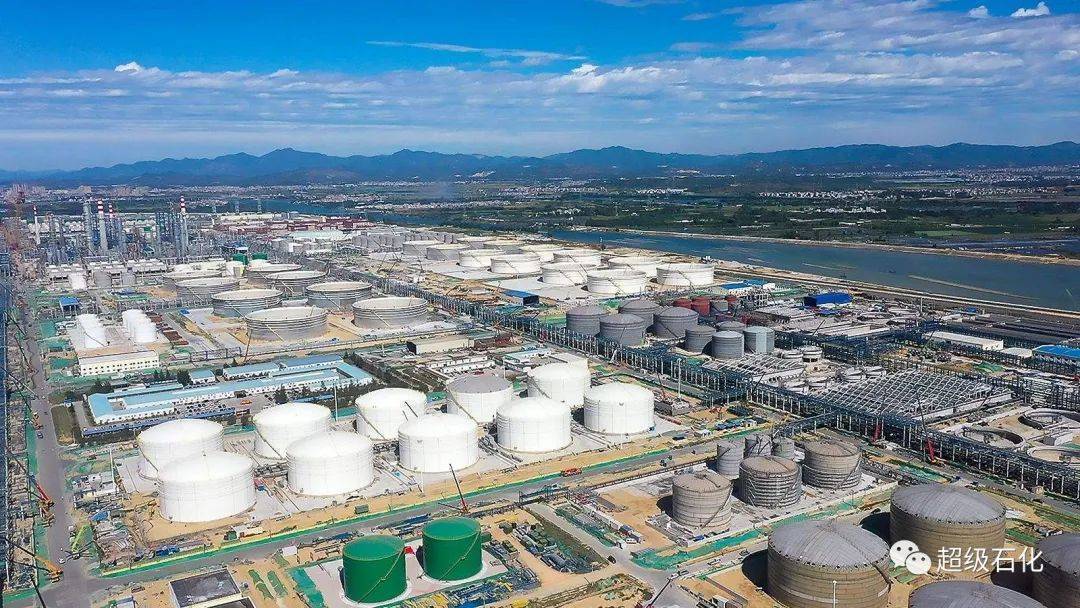 中国石油云南石化支持2023 年（第三届）中国石油化工储运罐区技术大会<strong></p>
<p>中国石油股票走势</strong>！