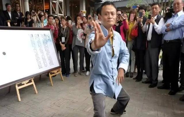 为何电子商务巨头都在套现离场<strong></p>
<p>阿里巴巴股票怎么买</strong>？退休下来了还能干有什么新动作？