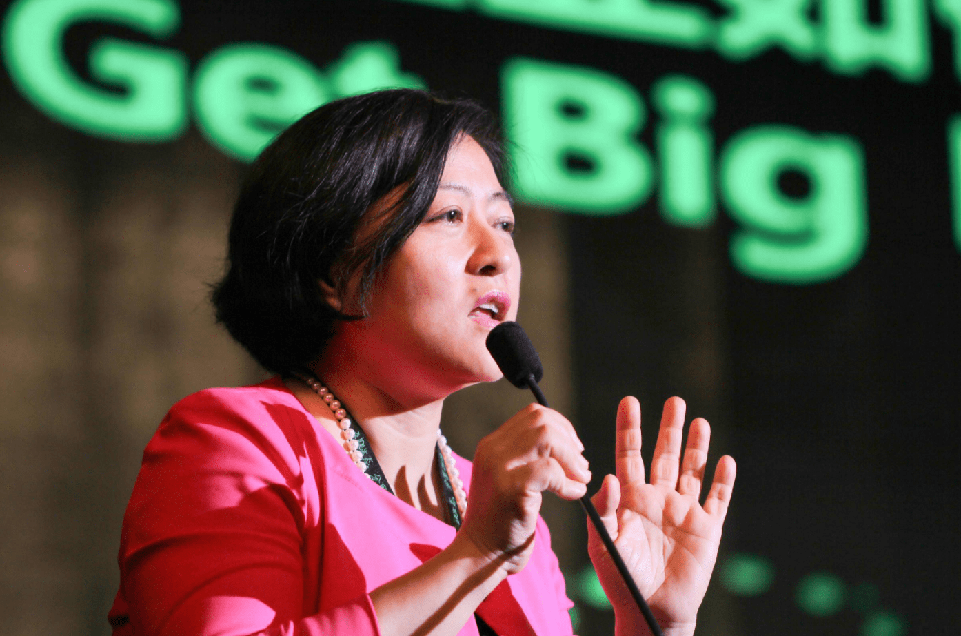 腾讯刚上市之时<strong></p>
<p>腾讯股票</strong>，徐新曾买下500万股票，如今她已经赚到了几十亿