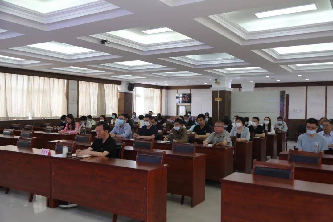 市城管综合行政执法局开展财务培训工作