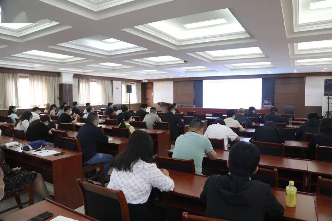 市城管综合行政执法局开展财务培训工作