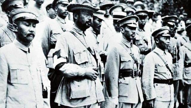 因为一个错别字<strong></p>
<p>一枚币两个错别字</strong>，两军阀几乎全军覆没，死伤几十万人