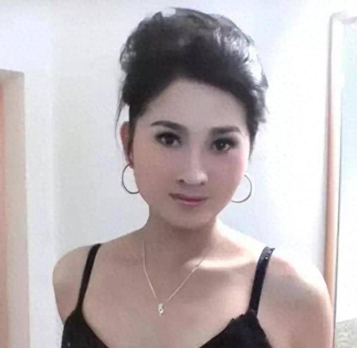 性丑闻爆发：娱乐圈的黑暗交易