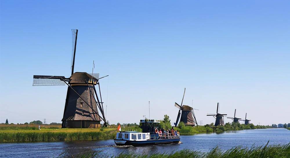 揭秘“性都”荷兰：性交易合法化背后<strong></p>
<p>交易性金融资产</strong>，乱象丛生，比想象中夸张