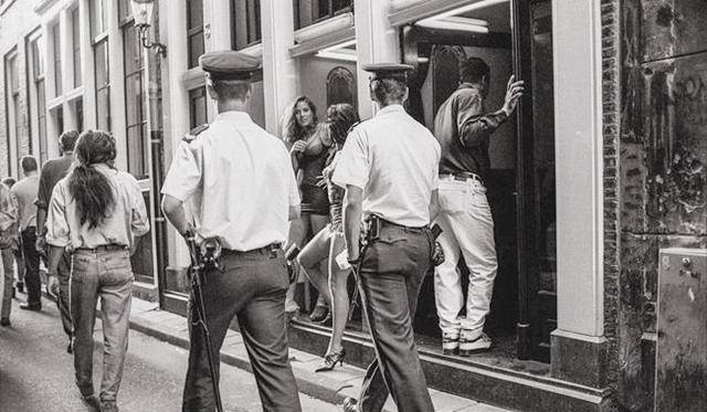 揭秘“性都”荷兰：性交易合法化背后<strong></p>
<p>交易性金融资产</strong>，乱象丛生，比想象中夸张