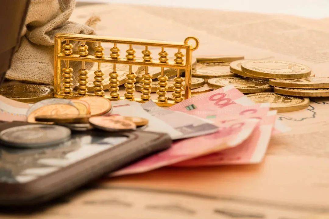 厦门街头惊现神秘男子疯狂“撒币”<strong></p>
<p>聚币网哪些币是eth</strong>！现金1分钟内被疯抢？网传原因是它？警方已介入！