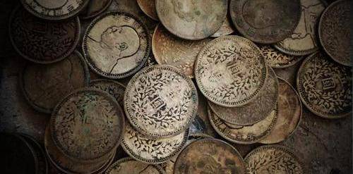 民国时期的银元<strong></p>
<p>民国法币现在值多少钱</strong>，放在现在能值多少钱，说出来你可能不会相信