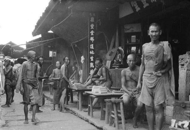 民国时期的一块大洋<strong></p>
<p>民国法币现在值多少钱</strong>，大概等于现在多少钱？