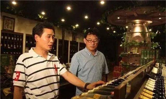 34年前他借给了朋友1000元钱<strong></p>
<p>民国34年法币1000元</strong>，32年后被还了1000万元