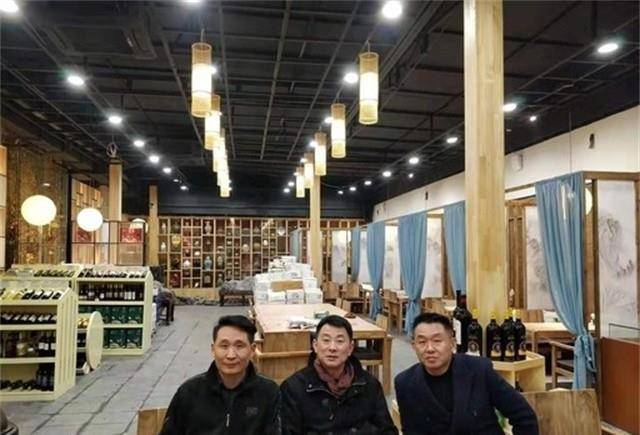 34年前他借给了朋友1000元钱<strong></p>
<p>民国34年法币1000元</strong>，32年后被还了1000万元