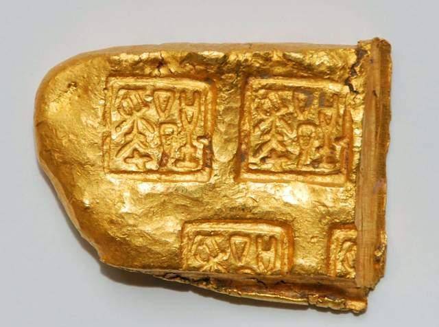 农村孩子在河里捡到“巧克力”<strong></p>
<p>货币的时间价值案例</strong>，是千年前的流通货币，价值上亿