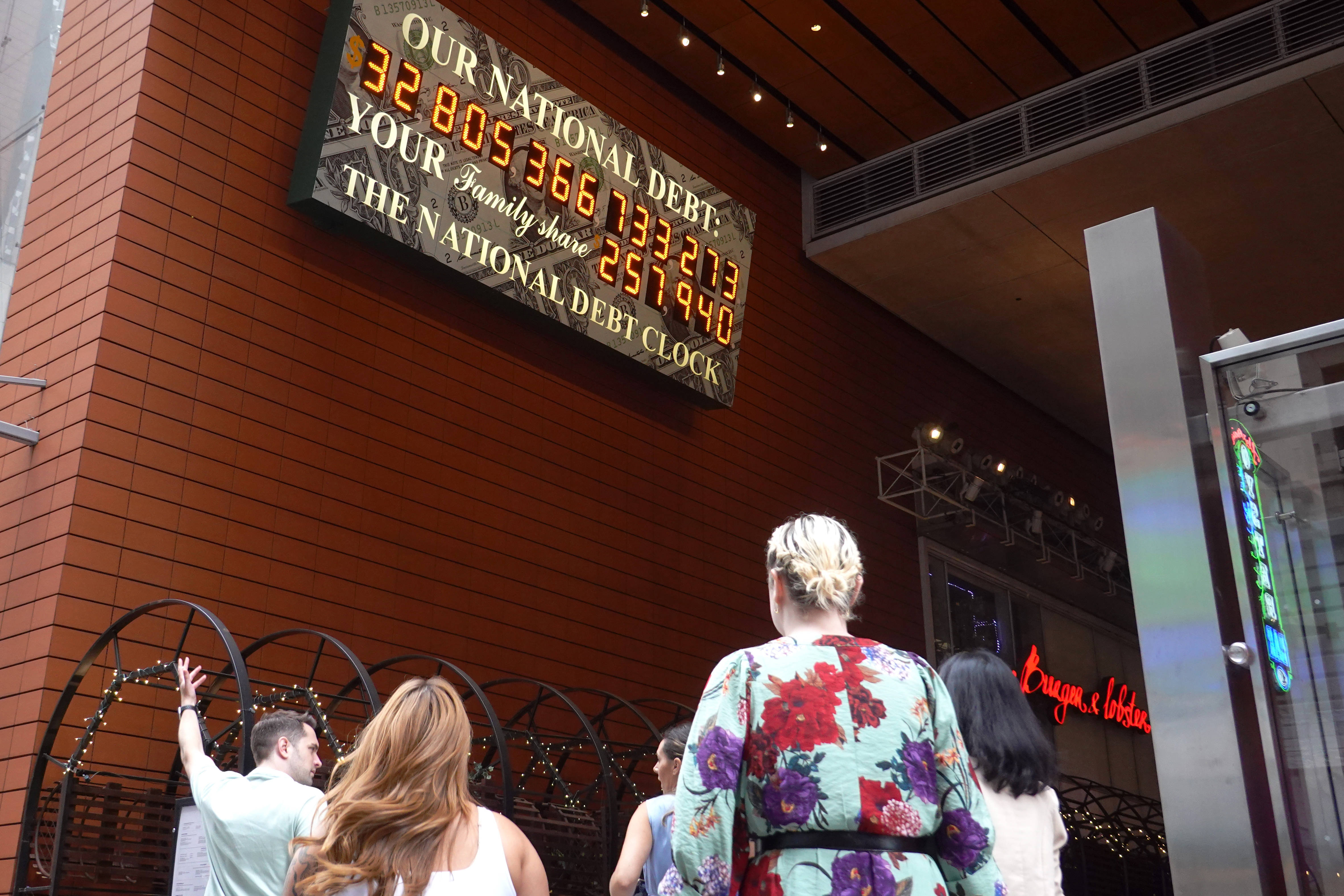 东西问｜张礼卿：全球金融安全网中<strong></p>
<p>云币网中的eth币</strong>，人民币扮演何种角色？