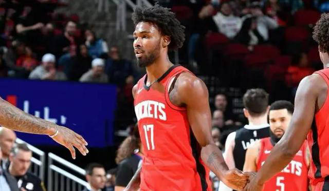 76人队向火箭提出3换2交易<strong></p>
<p>同向交易和反向交易</strong>，迎接塔里-伊森和小马丁回归休斯顿