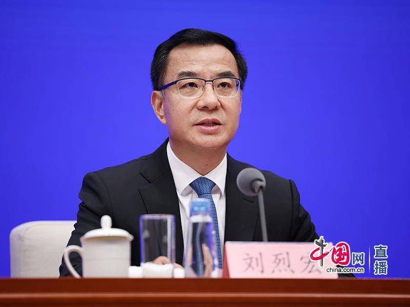 国家数据局局长：研究起草数据产权、流通交易、收益分配等多项制度和规则文件