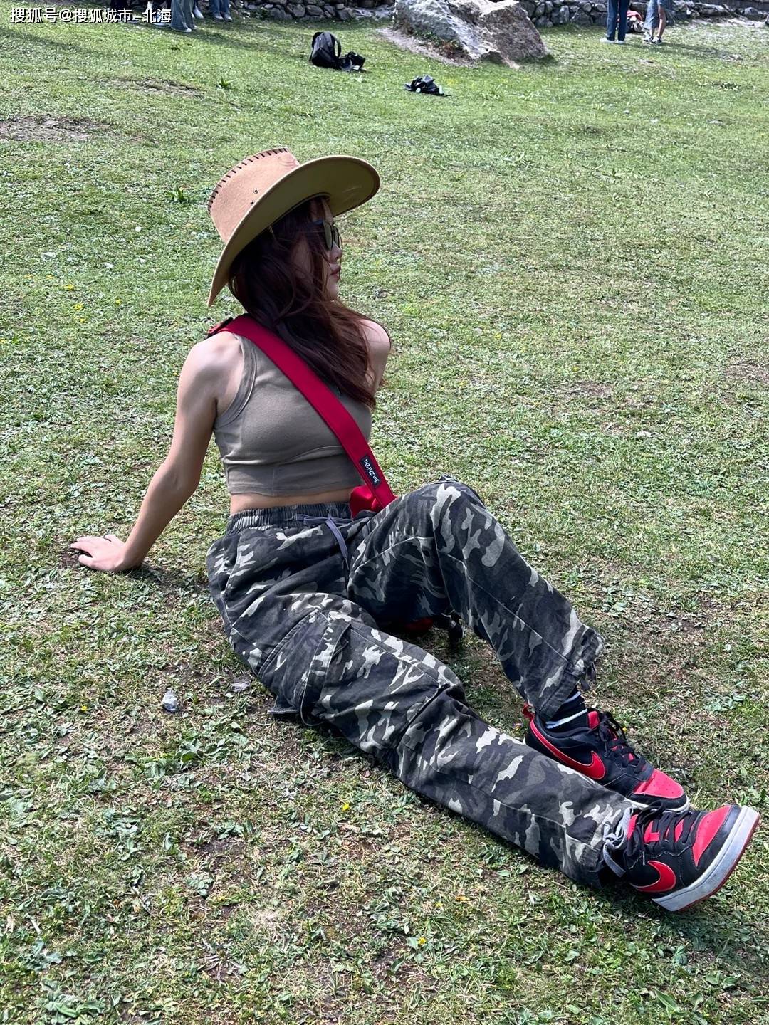 稻城亚丁穷游一趟需要多少钱？稻城亚丁旅游团多少钱一个人