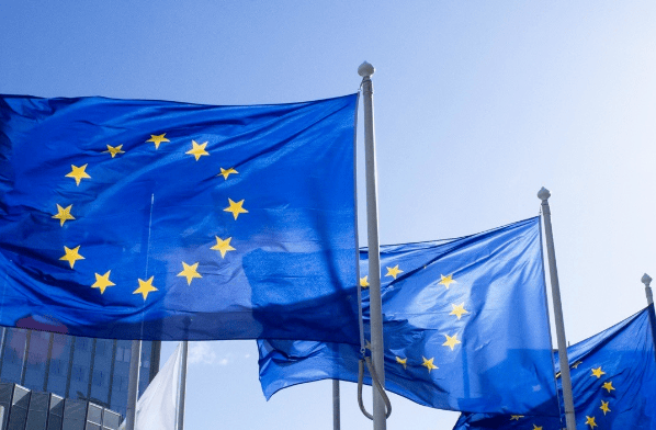 非要对抗？俄“动用核武”突响<strong></p>
<p>非美货币</strong>！美彻底慌了！乌克兰疯狂对中国示好