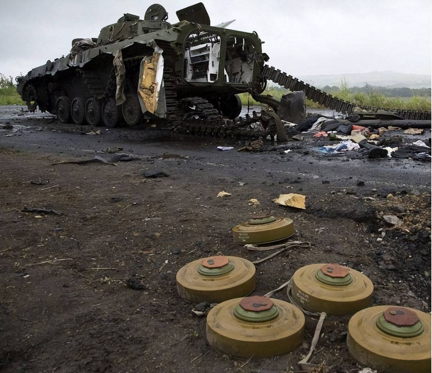 全歼美械装甲分队<strong></p>
<p>货币etf购买技巧</strong>，俄全线突破，乌顿巴斯调援兵，西方雇佣兵涌入