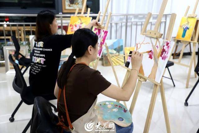 山东省日照市:“职工夜校”点亮职工多彩“夜生活”