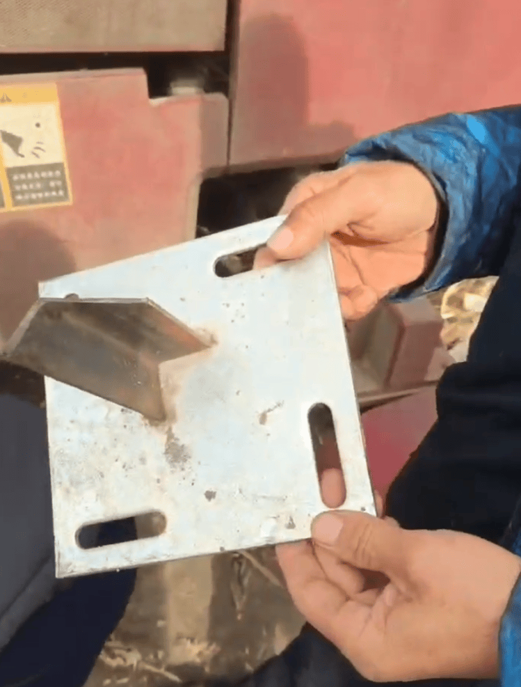 黑龙江农民收地疑遭恶意投放角铁<strong></p>
<p>分离交易可转换债券</strong>，自发筹款找“凶手”？当地回应