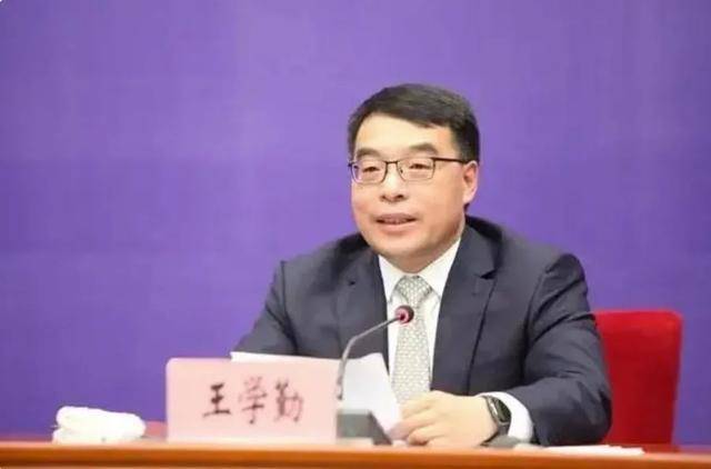 卸任市委书记3天后<strong></p>
<p>炒币k线图分析法</strong>，55岁的他任省政府党组成员！