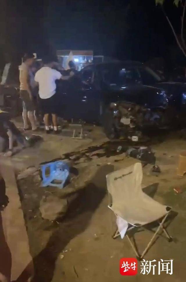 江苏苏州一男子炫车技失控撞上烧烤摊<strong></p>
<p>三角货币对冲指标</strong>！二审宣判