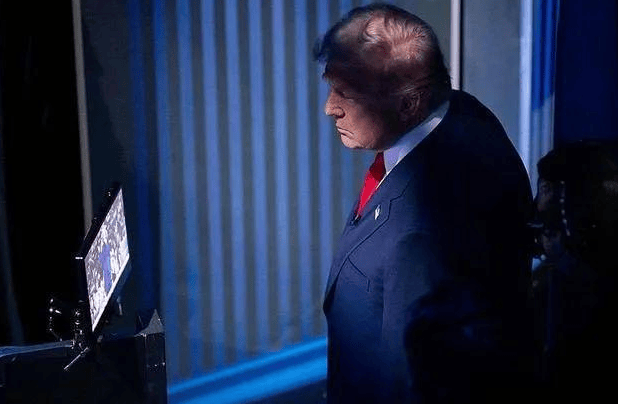 一夜之间<strong></p>
<p>三角货币对冲指标</strong>，哈里斯丑闻传遍全球！最后时刻，特朗普将彻底翻身？