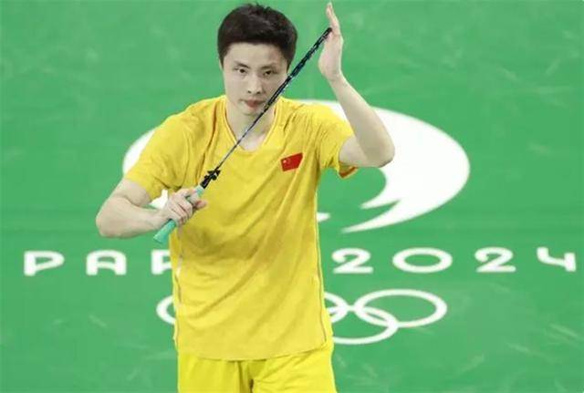 羽毛球世界第一石宇奇比赛中突发意外<strong></p>
<p>三角货币对冲指标</strong>，被担架抬走后留院观察