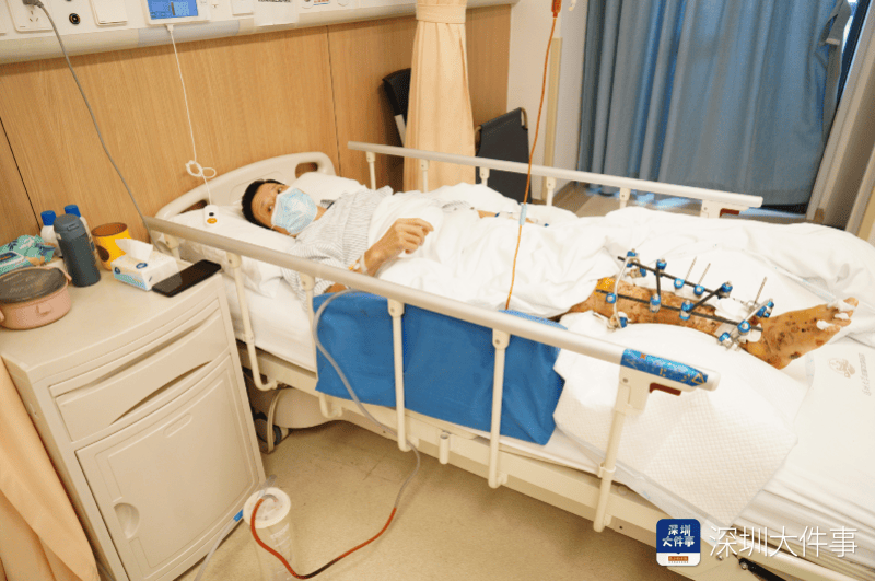 失血过半！深圳男子被三四百斤模具砸到<strong></p>
<p>其他货币资金保证金</strong>，医生全力抢救