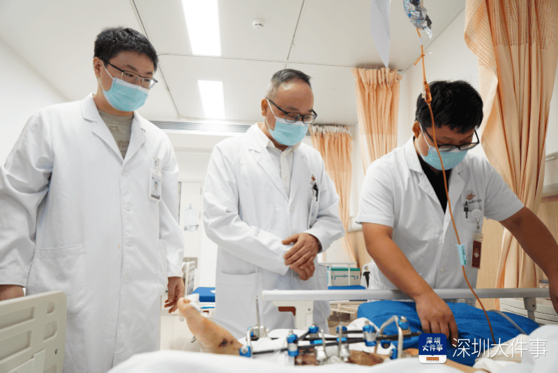 失血过半！深圳男子被三四百斤模具砸到<strong></p>
<p>其他货币资金保证金</strong>，医生全力抢救