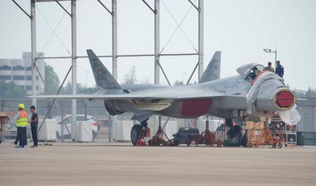 俄罗斯真实在！苏57拆下雷达罩<strong></p>
<p>币圈最新消息在哪里看</strong>，弹舱打开随便看，背后用意不一般