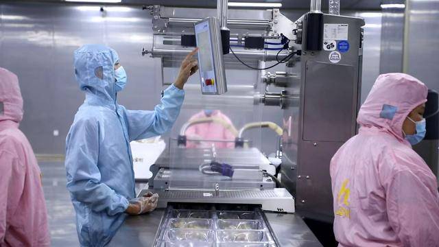 “没有一只鸡能活着飞出滑县”<strong></p>
<p>truechain币行情</strong>，道口烧鸡开启新纪元