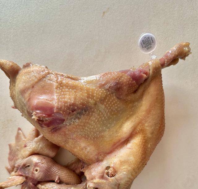 “没有一只鸡能活着飞出滑县”<strong></p>
<p>truechain币行情</strong>，道口烧鸡开启新纪元