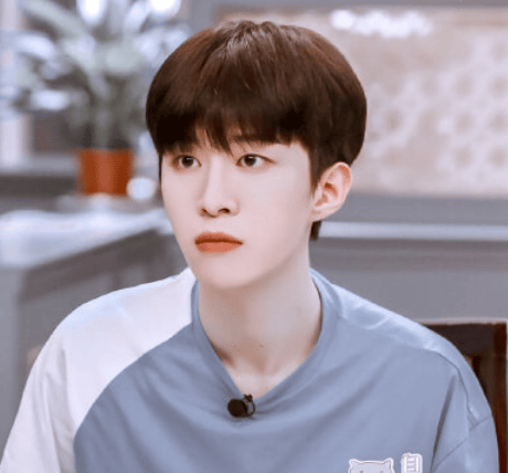 范丞丞称被“网评”打击到：吸纳大家的意见改正过来就好