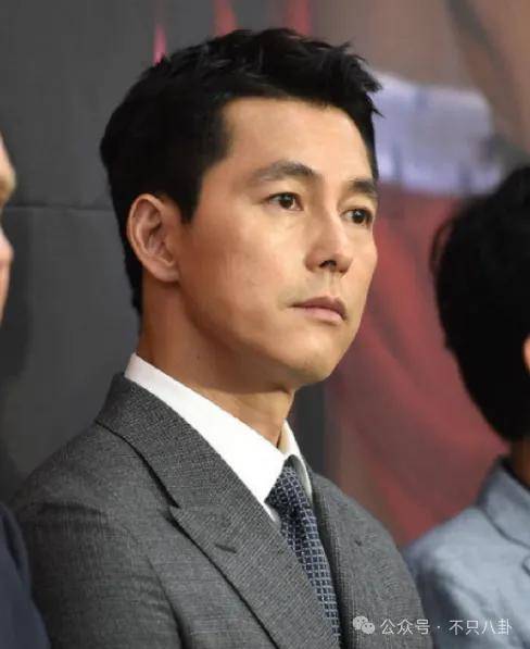 又发现新孩子了<strong></p>
<p>母币比普通币贵多少</strong>!这位50多岁大叔私生活这么混乱吗?