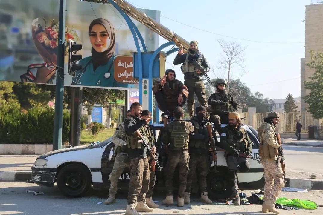 突发<strong></p>
<p>非货币性资产交易准则</strong>！叙利亚第二大城市阿勒颇沦陷：恐怖分子到处“打卡拍照”！