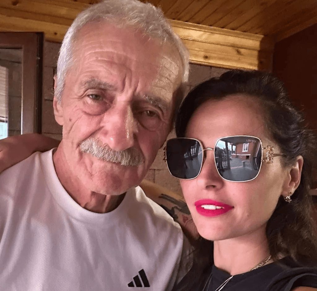 女子寻父多年<strong></p>
<p>basecoin币</strong>，发现父亲三年前就成了自己的Facebook好友