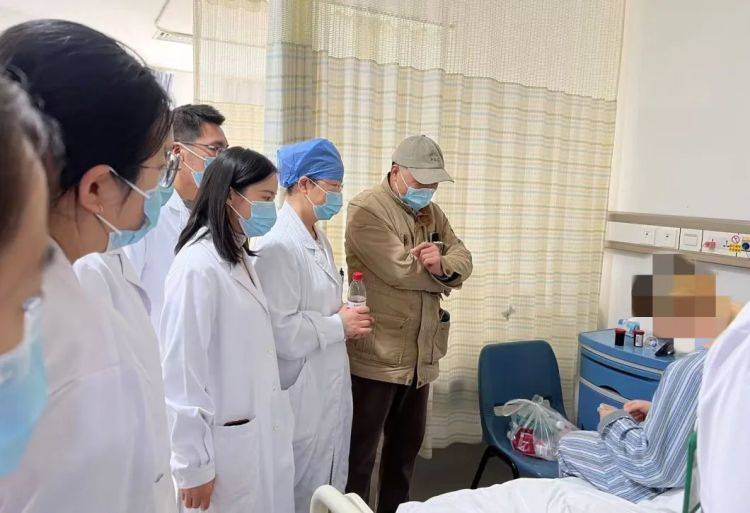 半夜爬到大腿<strong></p>
<p>加密货币的交易方式</strong>！年轻女子体内排出10米长虫：我居然把它养得这么肥