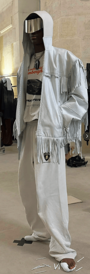 巴黎世家这鞋要卖1万多<strong></p>
<p>币圈一般去哪个论坛</strong>？网友看傻：确定不是鞋垫？