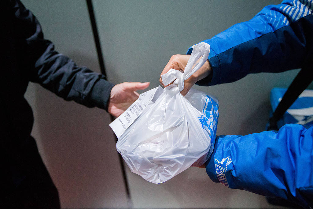 二孩妈妈四线小城送外卖<strong></p>
<p>货币互换的风险有哪些</strong>,一天跑9小时算是打零工