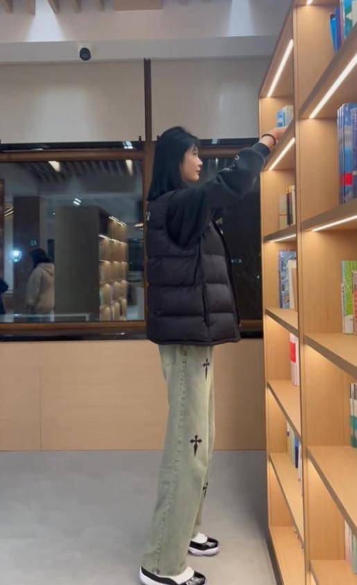 女孩身高2米26貌美如花<strong></p>
<p>货币互换的风险有哪些</strong>,妈妈天天发愁:白长这么漂亮,没人敢追