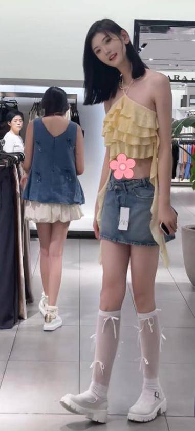 女孩身高2米26貌美如花<strong></p>
<p>货币互换的风险有哪些</strong>,妈妈天天发愁:白长这么漂亮,没人敢追