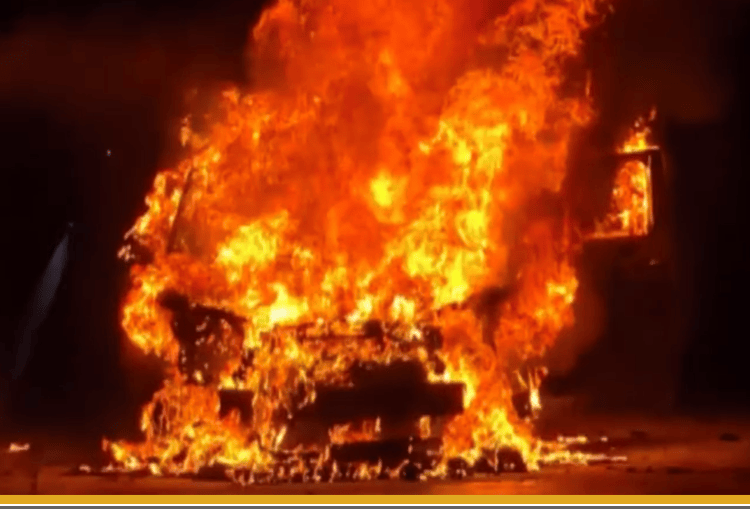 广东车主很牛<strong></p>
<p>货币互换的风险有哪些</strong>，理想汽车起火被他开出车库并砸窗逃脱