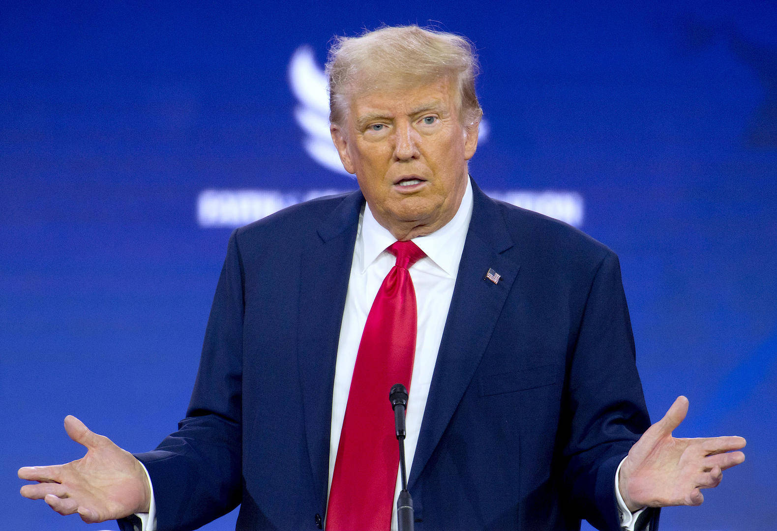 当选总统特朗普“钱程似锦”：ABC“赔罪”1500万，科技巨头纷纷献金百万！“金权时代”恐卷土重来？