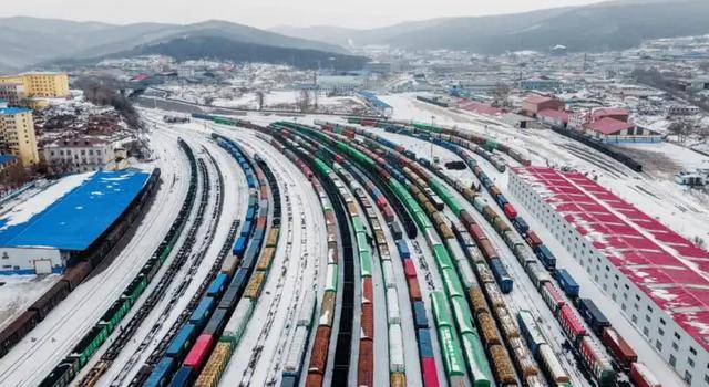 中俄之间<strong></p>
<p>加密货币量化交易</strong>，还有“疙瘩”没解开？梅德韦杰夫主动提出2个解决方案