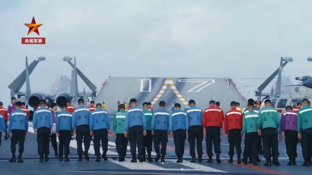 歼-15DH首次上舰！“山东”舰展示全甲板攻击<strong></p>
<p>加密货币量化交易</strong>，连续放飞24架？